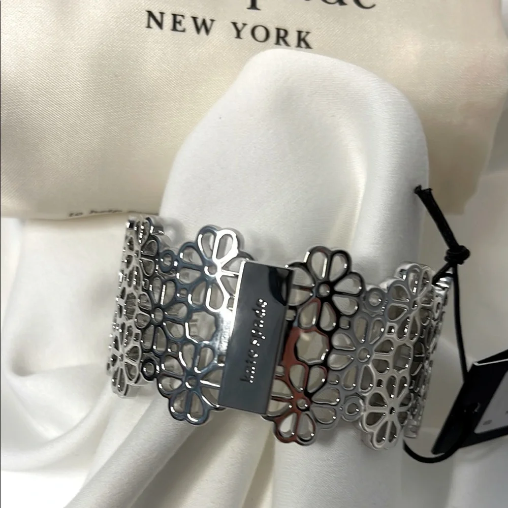 Kate Spade Silver Floral Cutout Bracelet 7” NWT - Picture 3 of 11
